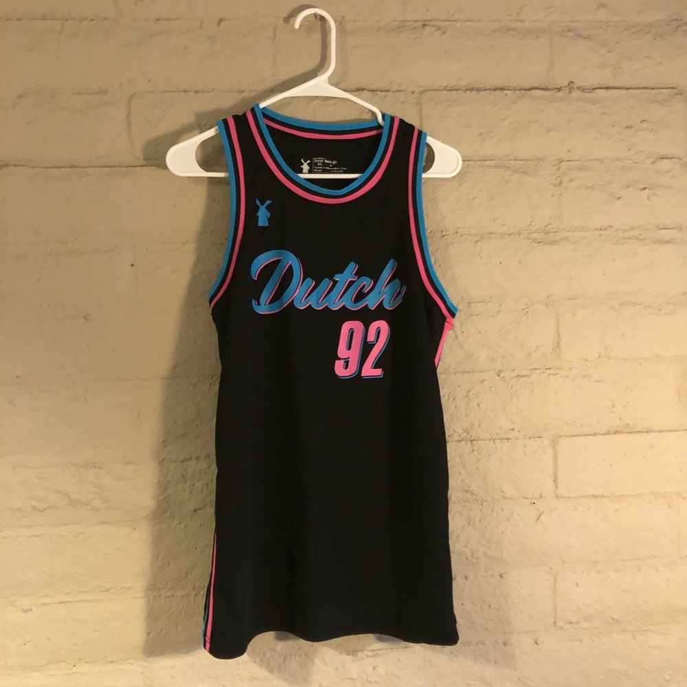 Dutch Bros Tank